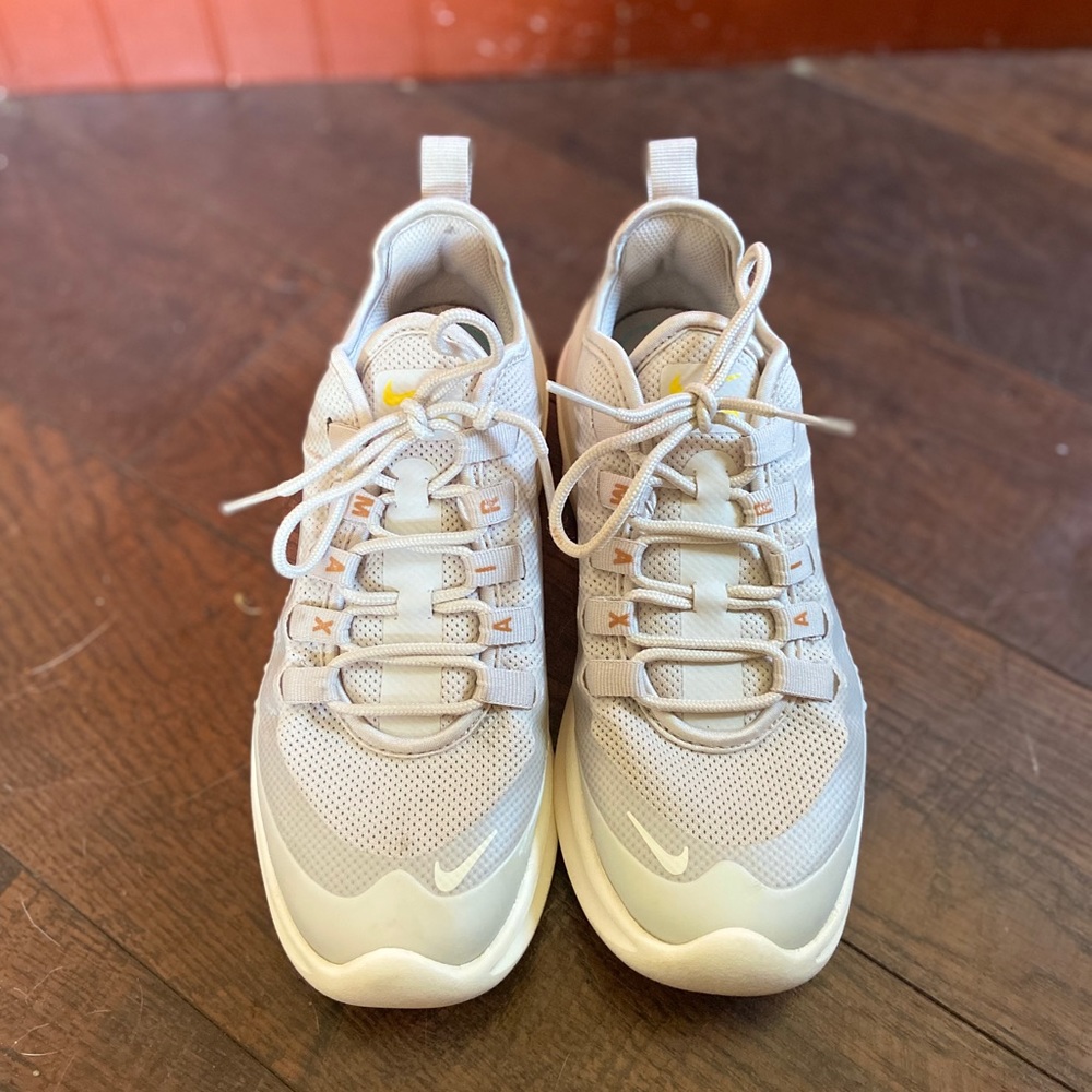nike air max woman’s axis sneakers